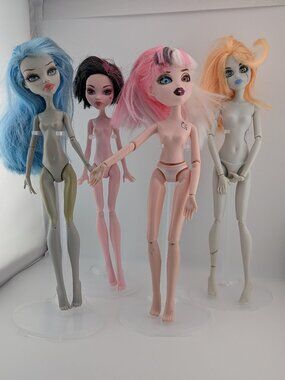 Bundle of 4 Incomplete Dolls – Monster High / Mixed Doll Lot – For Parts Restore